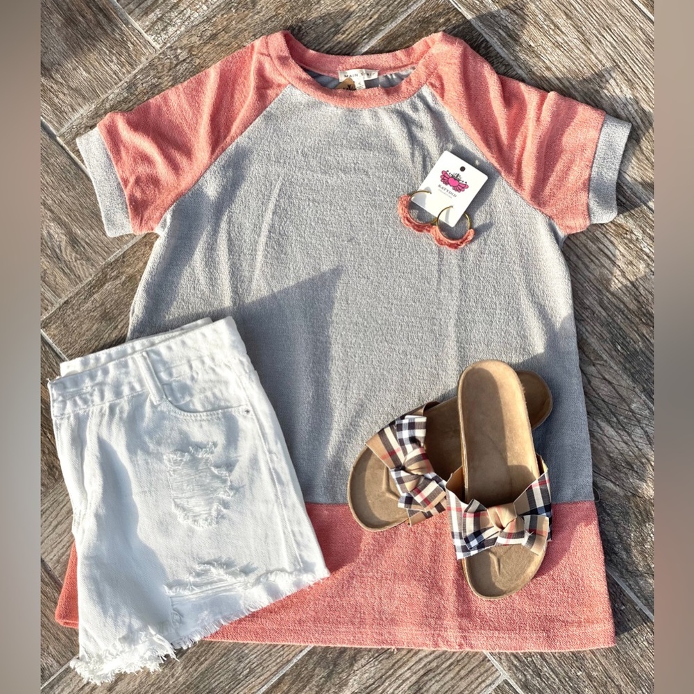 Short Sleeve Colorblock Top - Picture 2 of 6